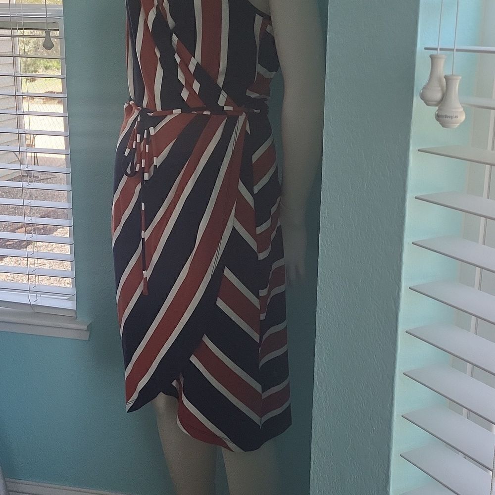 41 Hawthorn Annora Faux Wrap Knit Dress - Picture 3 of 11